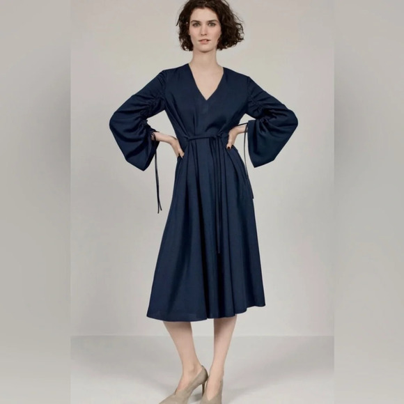 TIBI Navy Ruched Convertible Sleeve Stretch Crepe Midi V-Neck Dress Size 8 NWOT - Picture 1 of 14